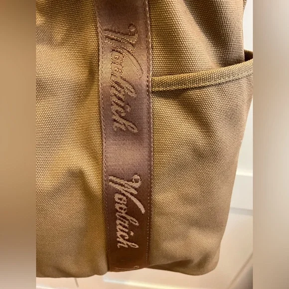 Woolrich x Target Collab Canvas Tote w/Carabiner, NWT - Picture 9 of 9